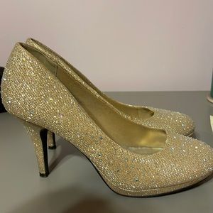 Gold sparky high heel shoes